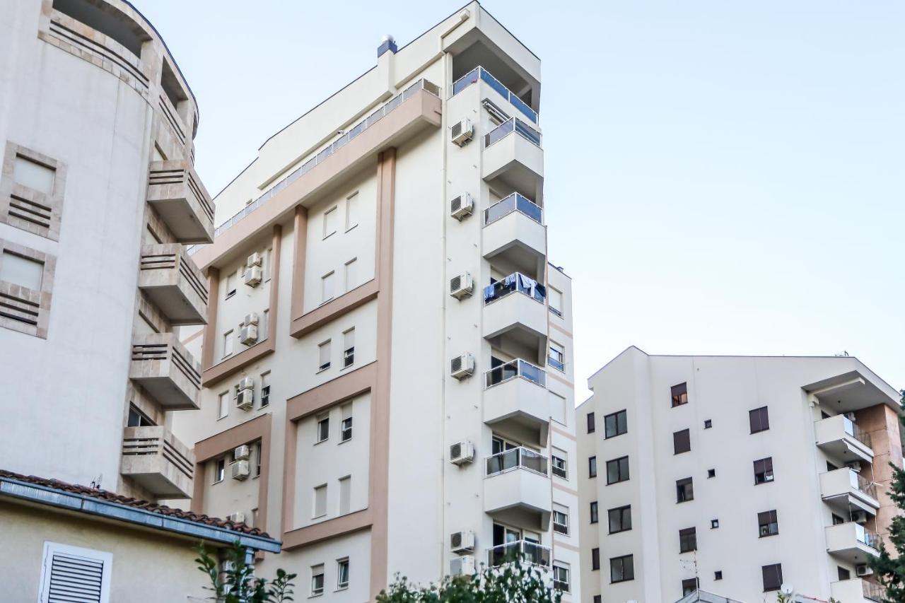 City Montesun Apartments Budva Buitenkant foto